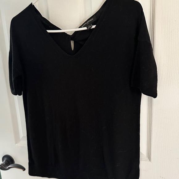 Banana Republic Black Short Sleeve super soft light weight sweater 80% cotton - Picture 4 of 4